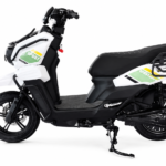 Y3‑Scooter Elétrica, Freio a Disco Duplo, Amortecedor Ajustável（Branco com Faixa Verde）