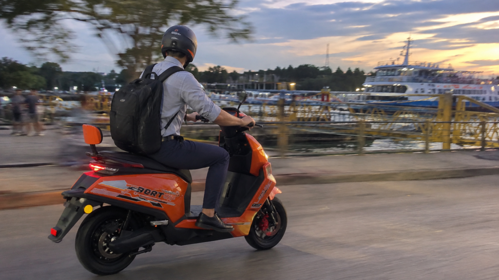 Y4-Scooter Elétrica 60V 24Ah（Prata）
