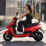 Y5 Scooter Elétrica 60V 24Ah（Preto Brilhante）