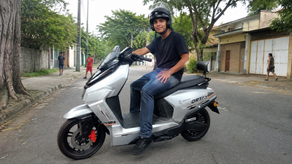 Y4-Scooter Elétrica 60V 24Ah（Prata）