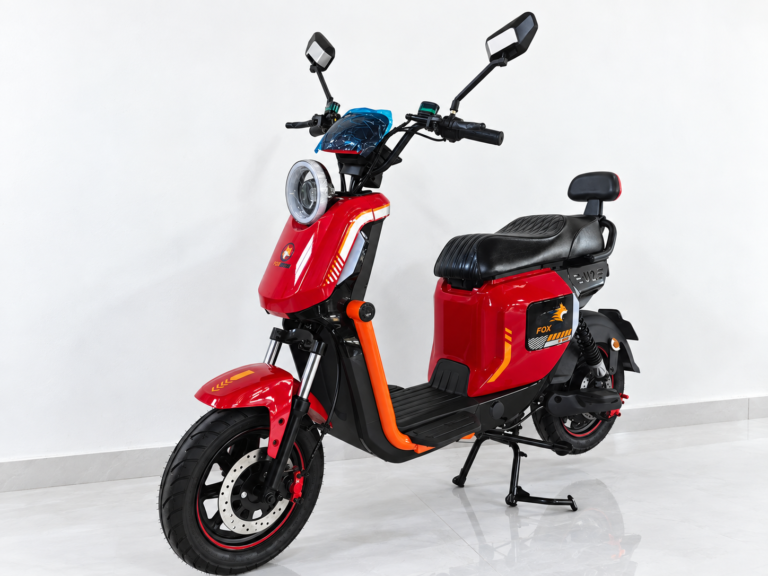 Z6 Scooter Elétrica FOXSCOO 1000W | 3 Velocidades, Alarme Anti‑Roubo, Bluetooth e Entrada USB（Vermelho）